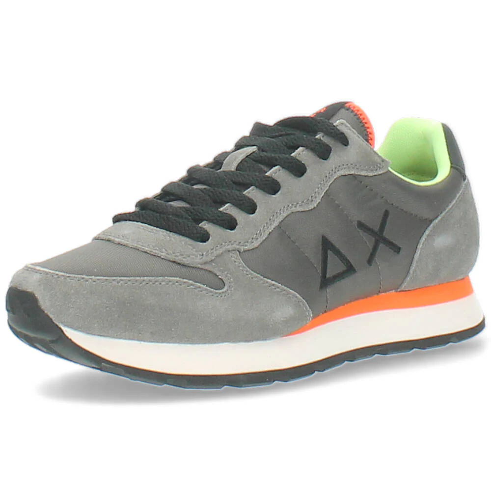 grijze sneaker